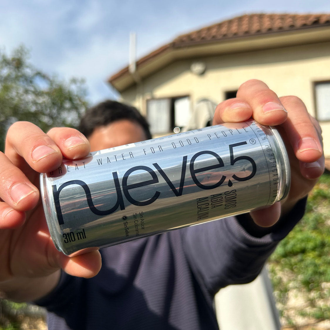 Nueve.5, Agua alcalina