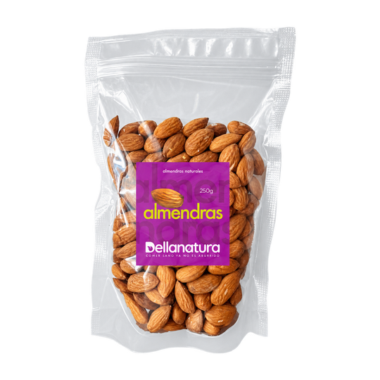 Almendras Naturales — Dellanatura