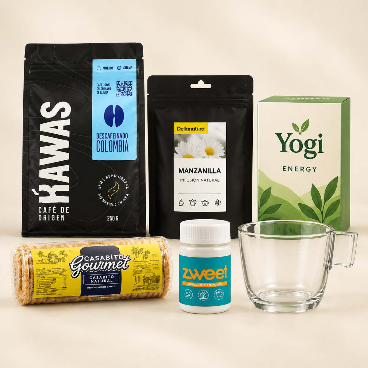 Pack Cyber Pausa Rica: café, infusiones, Casabito, endulzante y taza de vidrio incluida. Imagen referencial.
